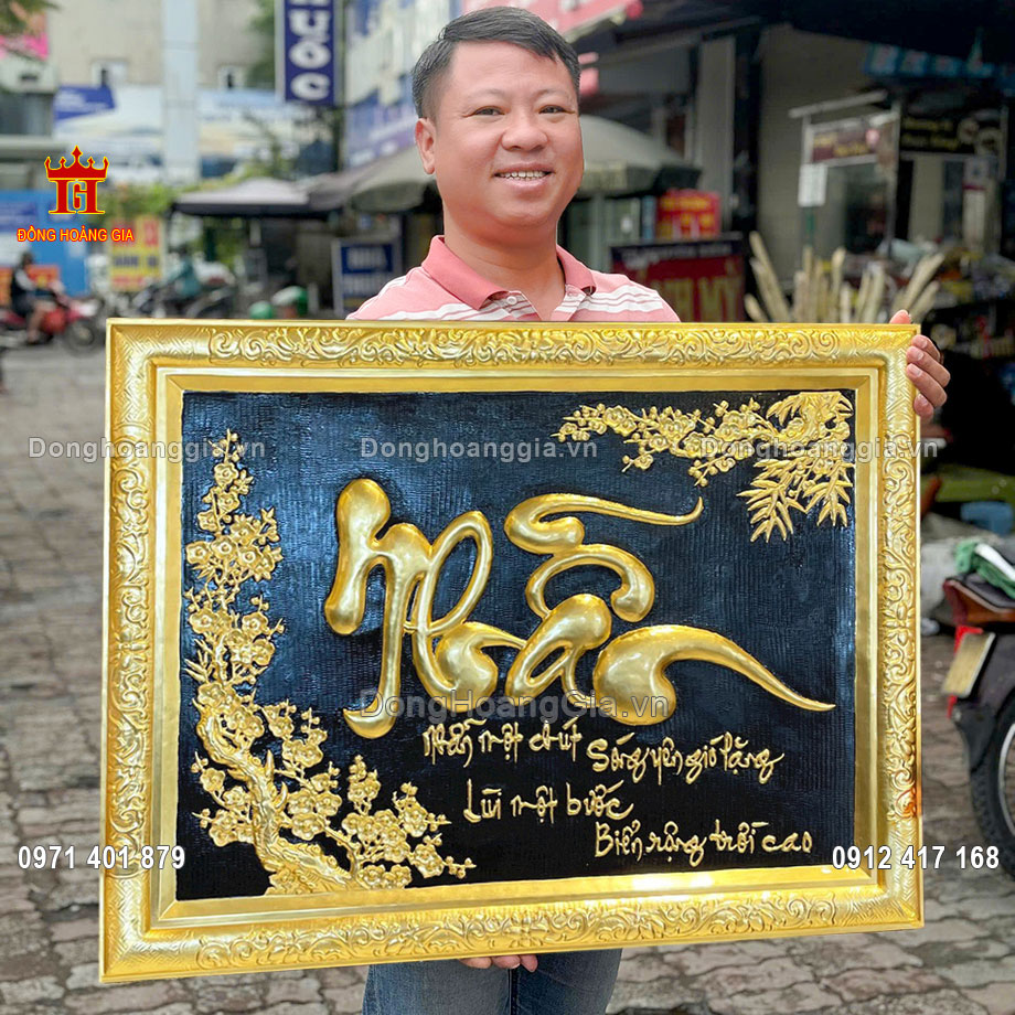 Tranh chữ nhẫn mạ vàng được chế tác từ đồng tấm nhập khẩu